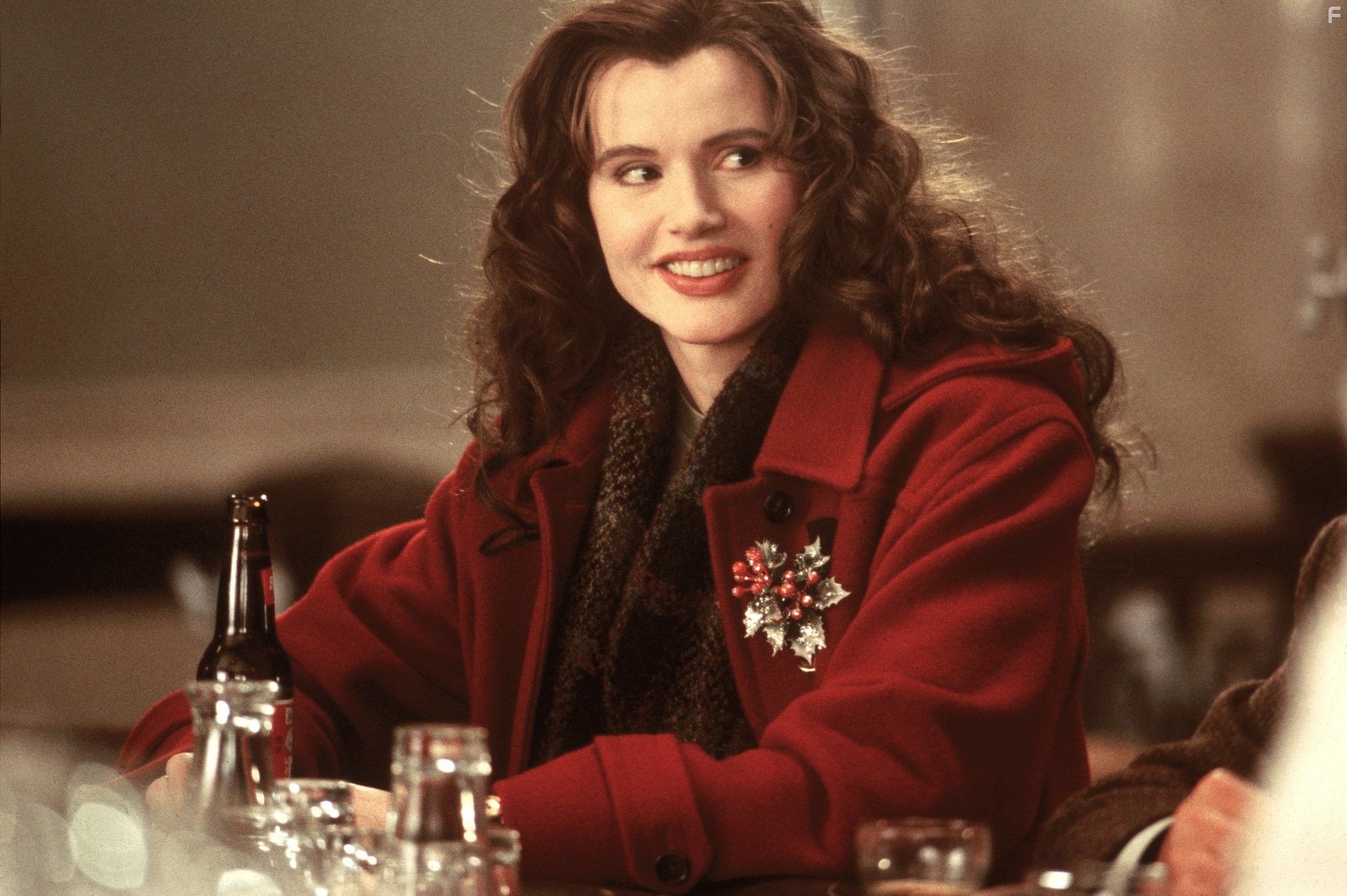 Geena Davis in Долгий поцелуй на ночь (1996)
