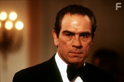 Tommy Lee Jones stars as Sam Gerard