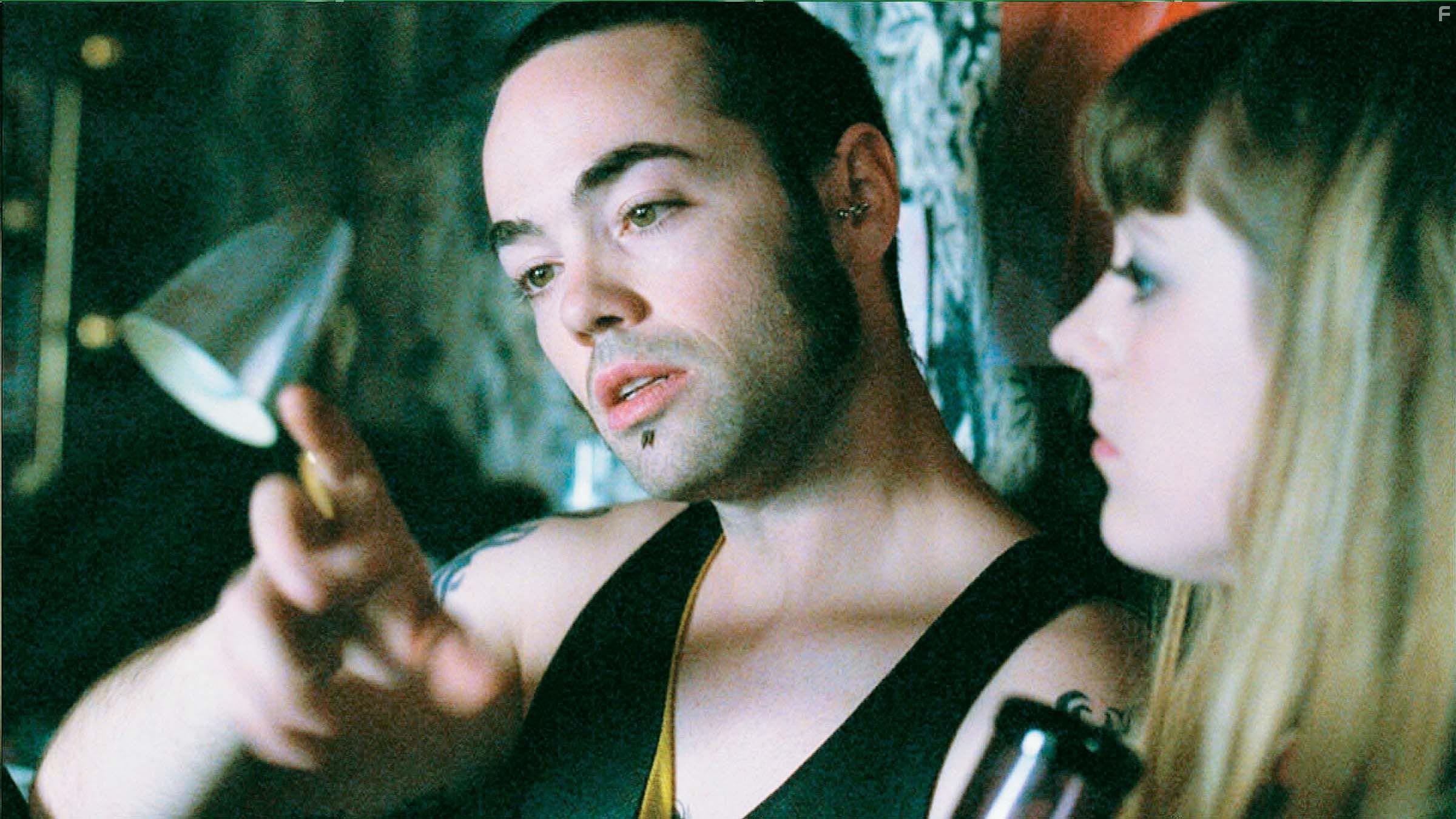 John Hensley and Jess Weixler in Зубы (2007)