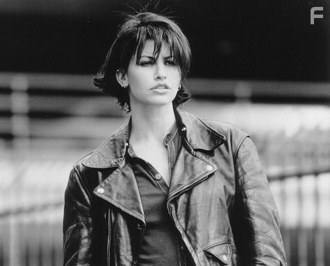 Gina Gershon in Связь (1996)