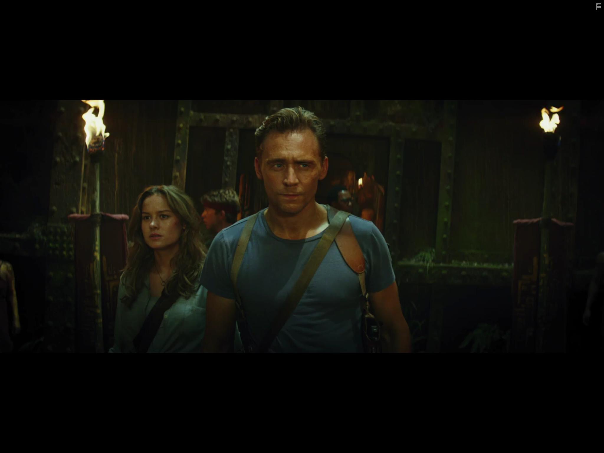 Brie Larson and Tom Hiddleston in Kong: Skull Island (2017)