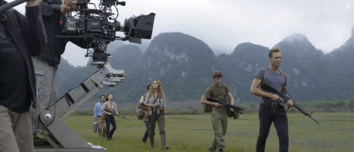 Brie Larson, John Ortiz, Tom Hiddleston, Tian Jing, Thomas Mann, and Corey Hawkins in Kong: Skull Island (2017)