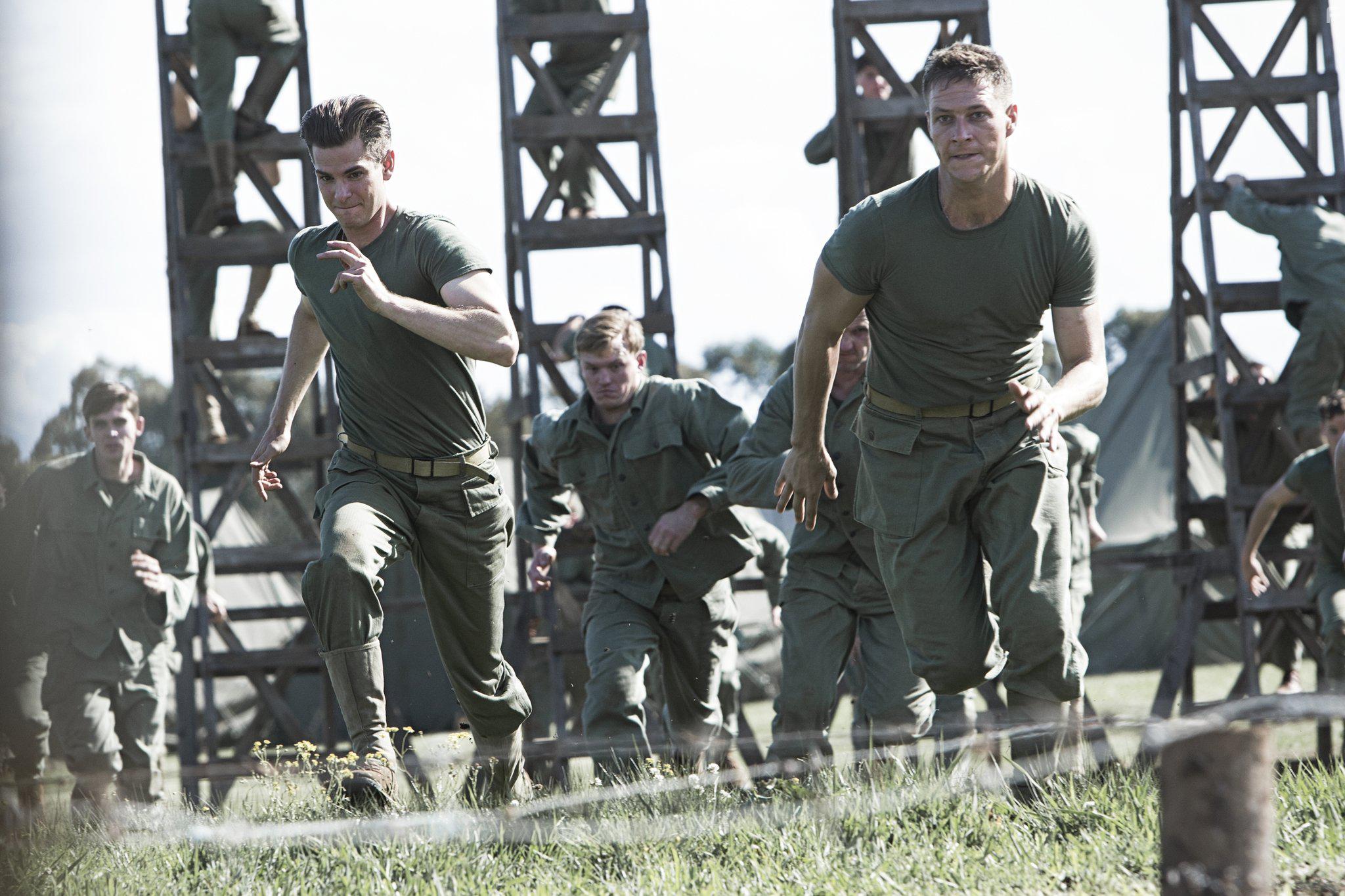 Andrew Garfield and Luke Bracey in Hacksaw Ridge (2016)