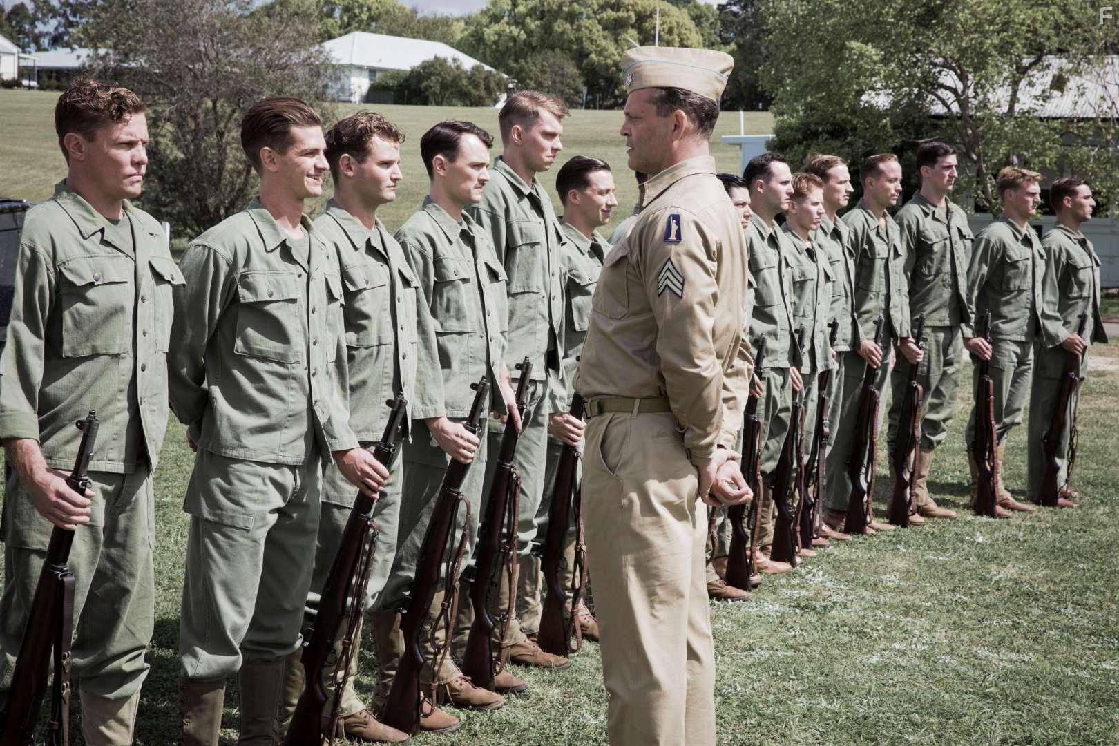Vince Vaughn, Andrew Garfield, Harry Greenwood, Michael Sheasby, and Jacob Warner in Hacksaw Ridge (2016)