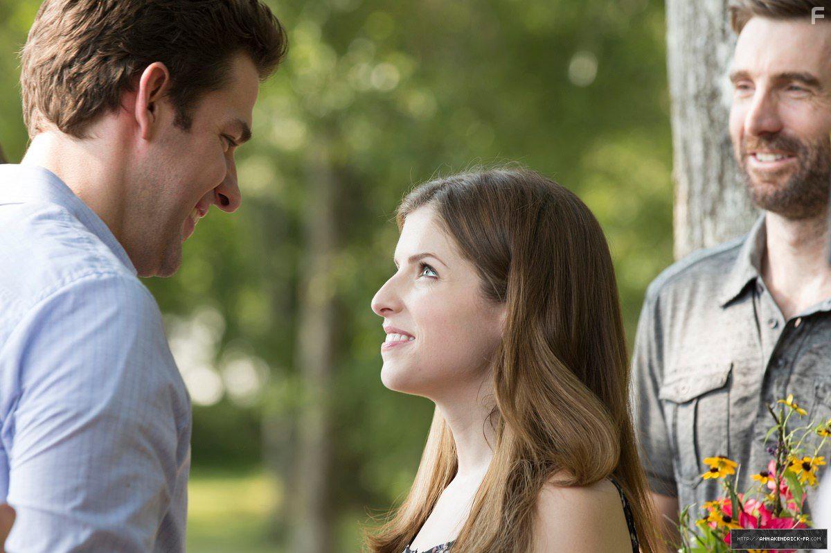 Anna Kendrick, John Krasinski, and Sharlto Copley in The Hollars (2016)