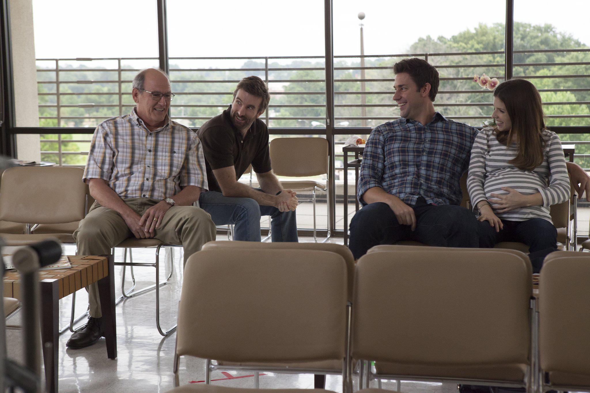 Richard Jenkins, Anna Kendrick, John Krasinski, and Sharlto Copley in The Hollars (2016)