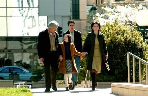 Richard Gere, Max Minghella, and Flora Cross in Игра слов (2005)