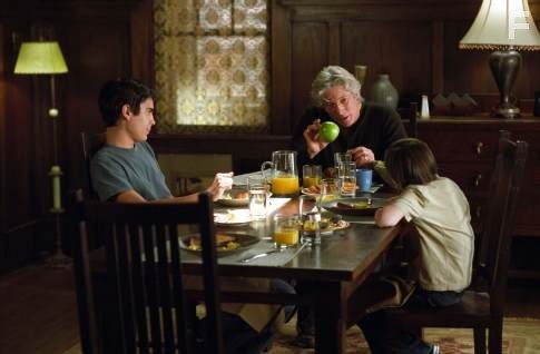 Richard Gere, Max Minghella, and Flora Cross in Игра слов (2005)