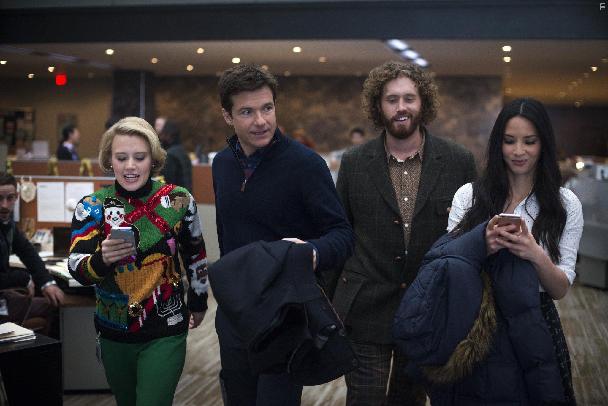 Jason Bateman, Kate McKinnon, Olivia Munn, and T.J. Miller in Office Christmas Party (2016)