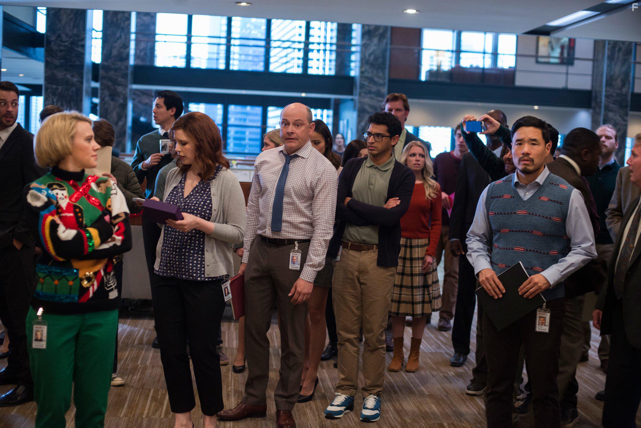 Kate McKinnon, Rob Corddry, Randall Park, Jamie Chung, Vanessa Bayer, and Karan Soni in Office Christmas Party (2016)