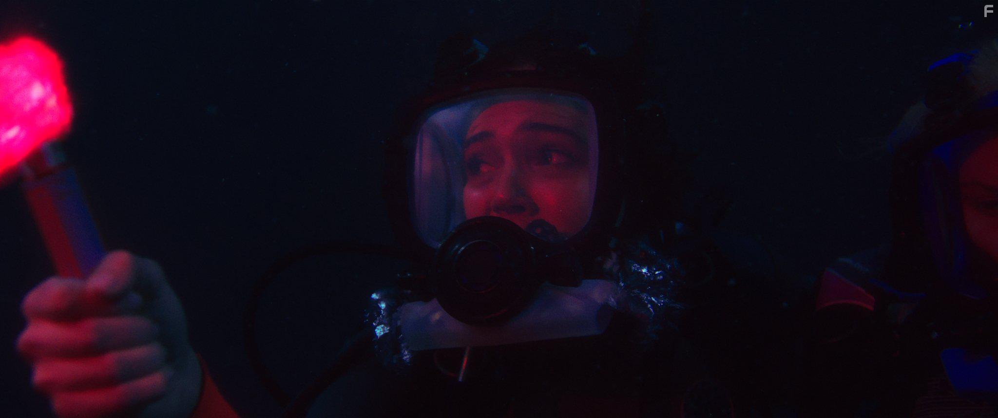 Mandy Moore in 47 Meters Down (2017)