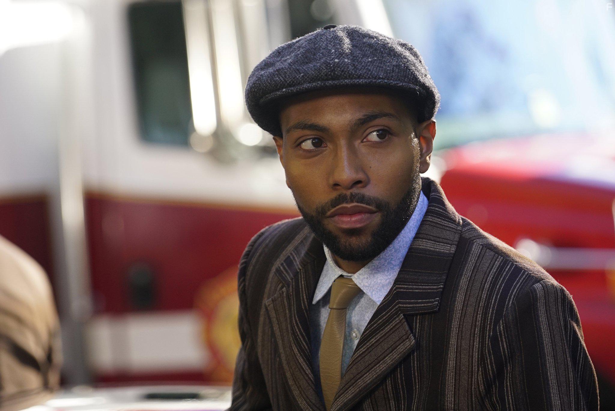 Chris Large and Jeremie Harris in Legion (2017)