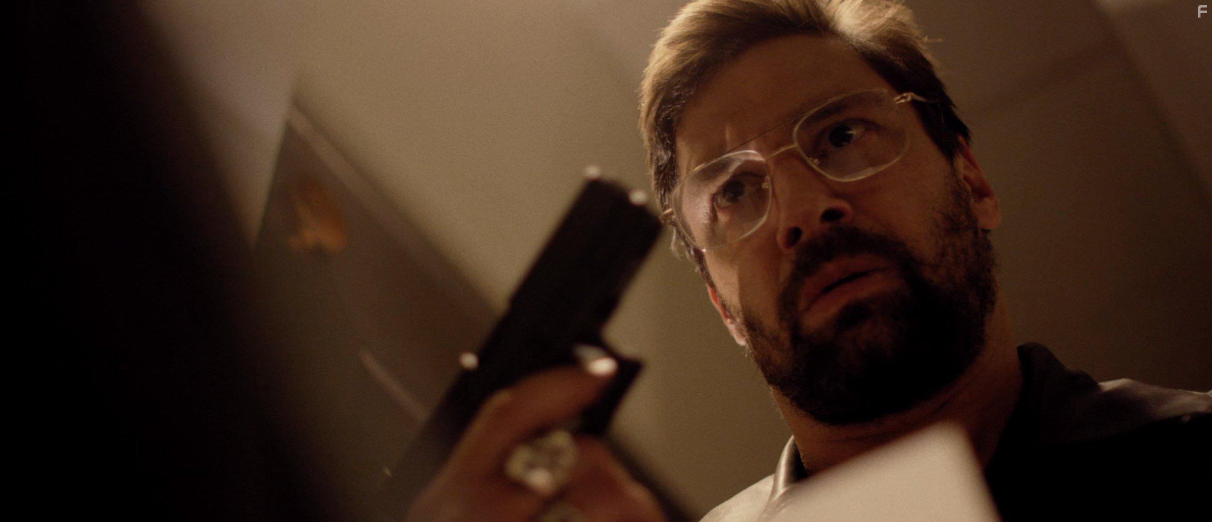 Manu Bennett in Beta Test (2016)