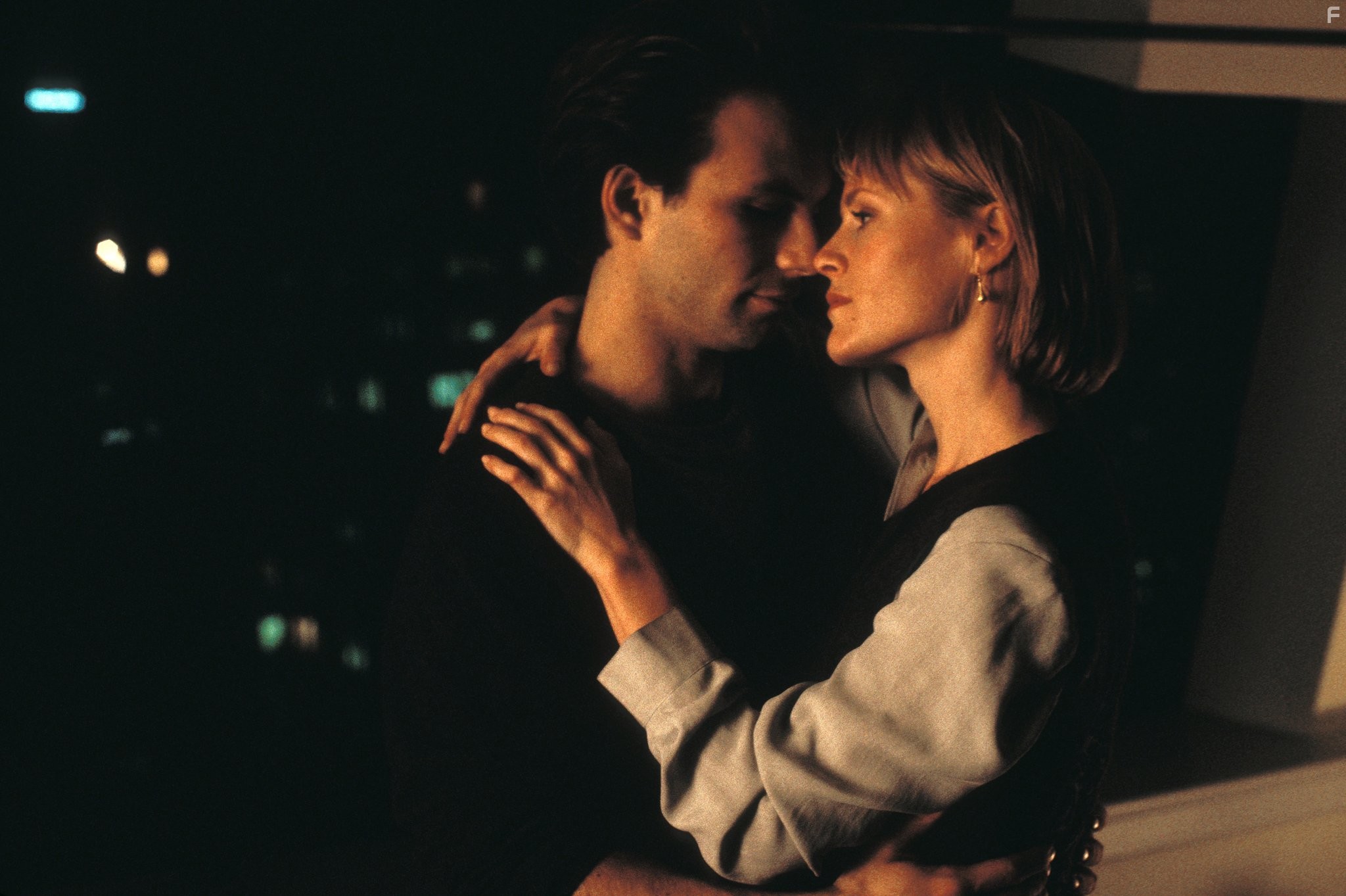 Christian Slater and Mary Stuart Masterson in Постель из роз (1996)