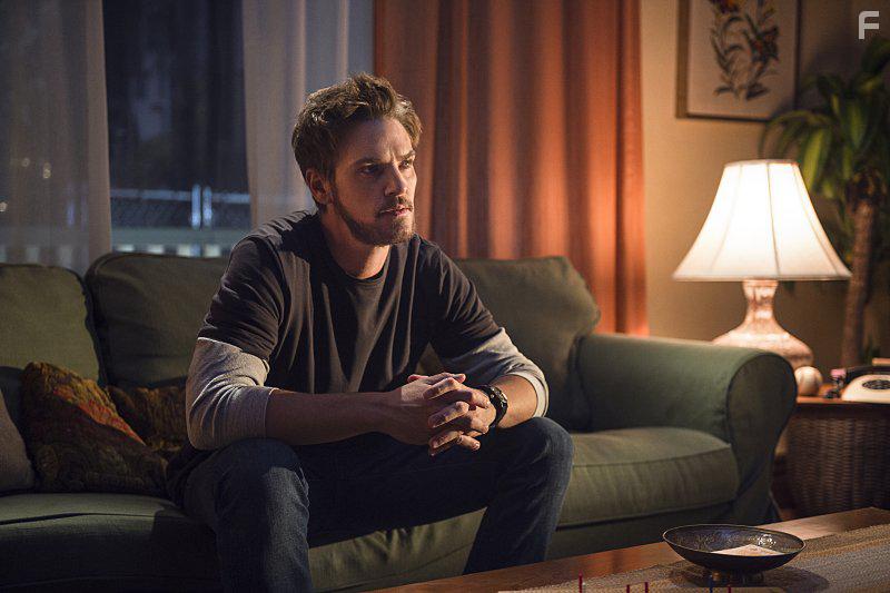 Riley Smith in Frequency (2016)