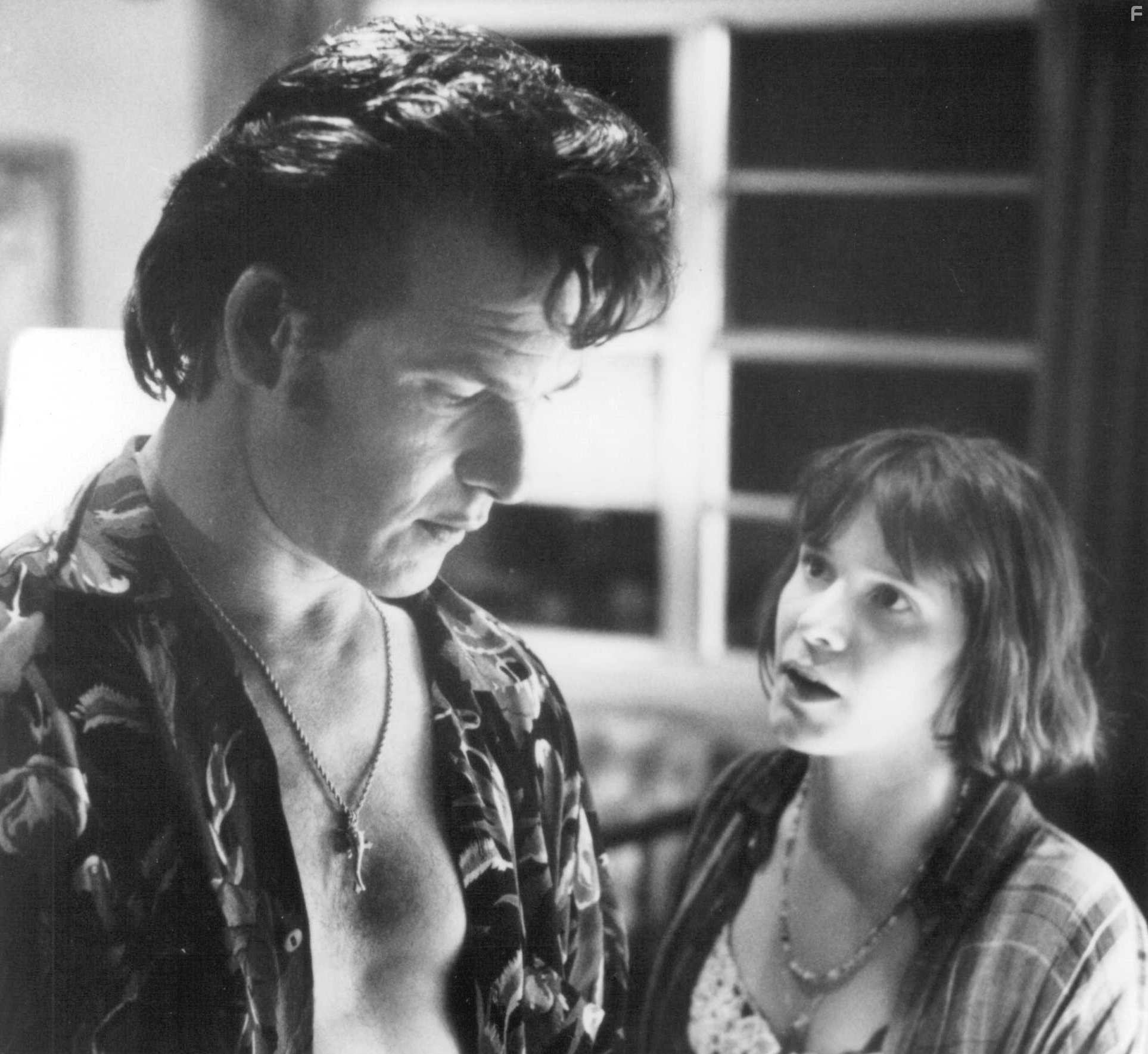Patrick Swayze and Sabrina Lloyd in Отчаянный папа (1993)