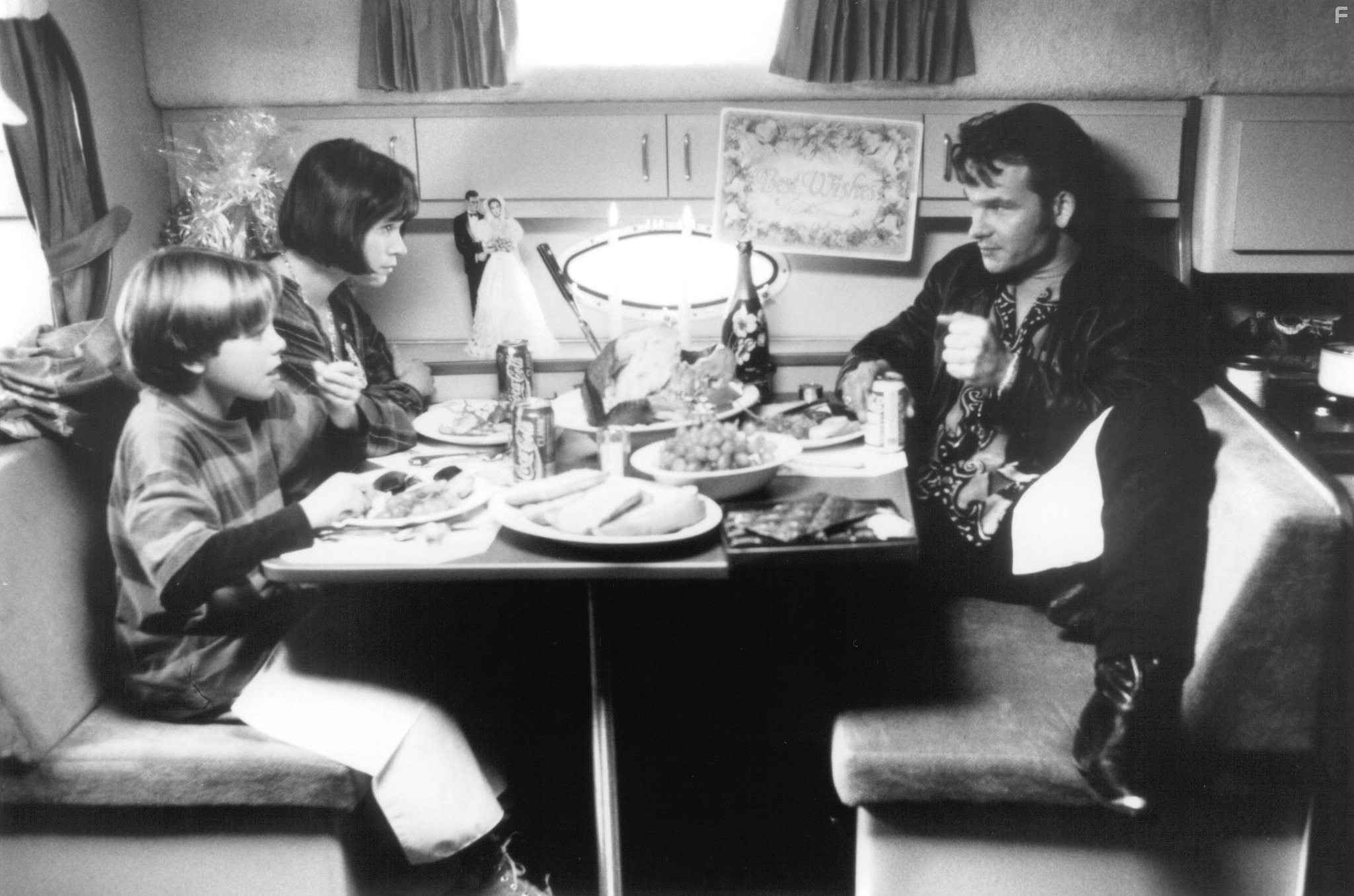 Patrick Swayze, Sabrina Lloyd, and Brian Bonsall in Отчаянный папа (1993)