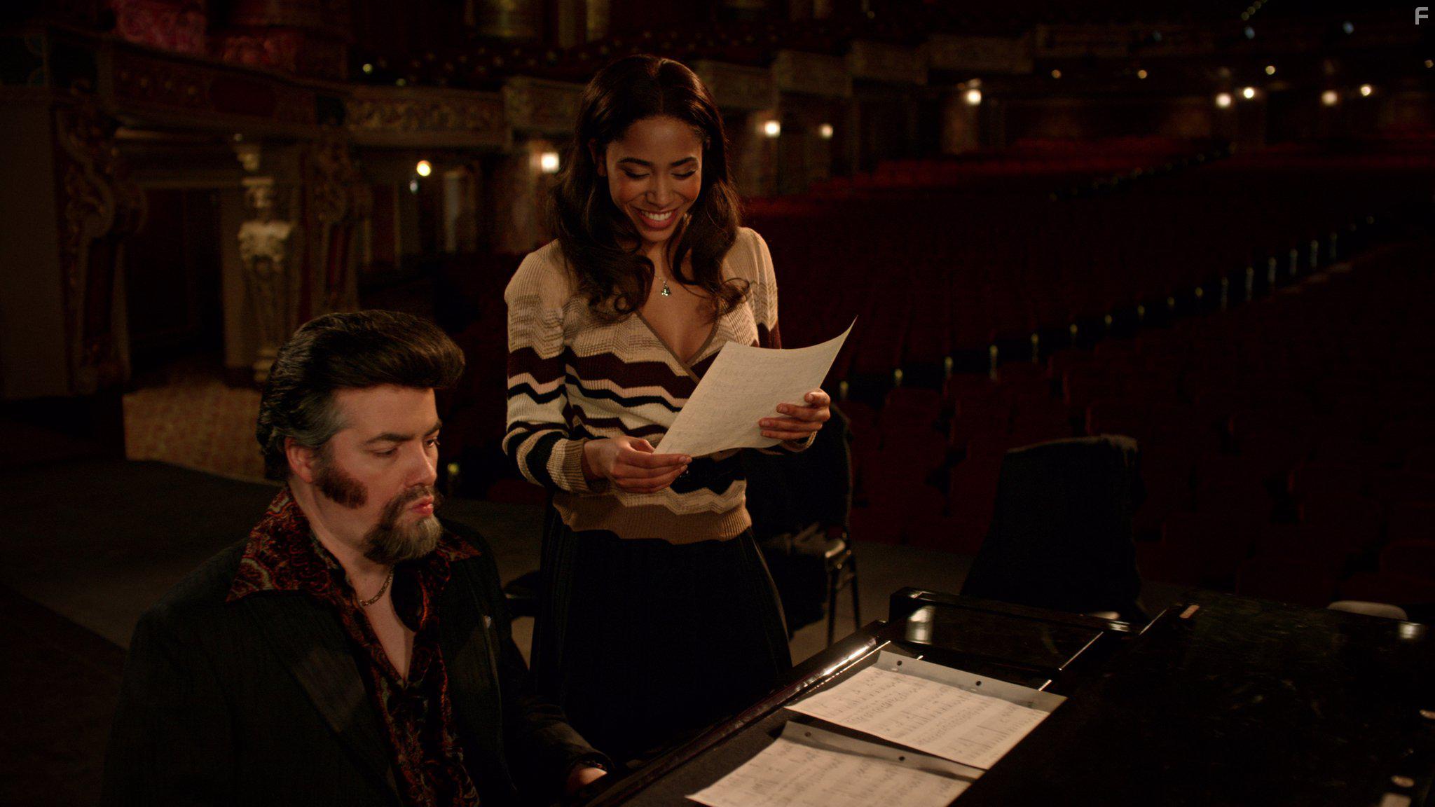 Kevin Corrigan and Herizen F. Guardiola in The Get Down (2016)