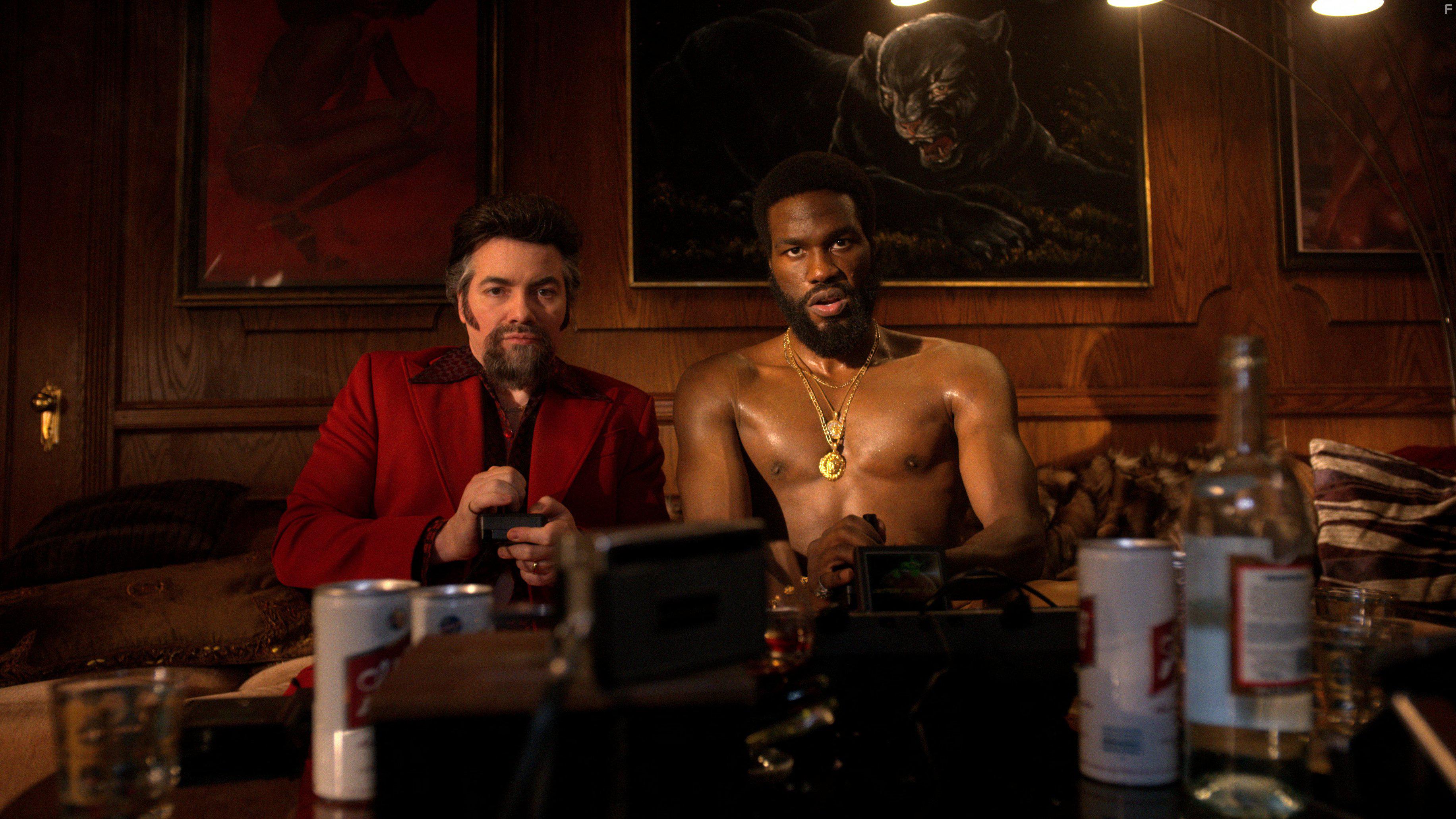Kevin Corrigan and Yahya Abdul-Mateen II in The Get Down (2016)