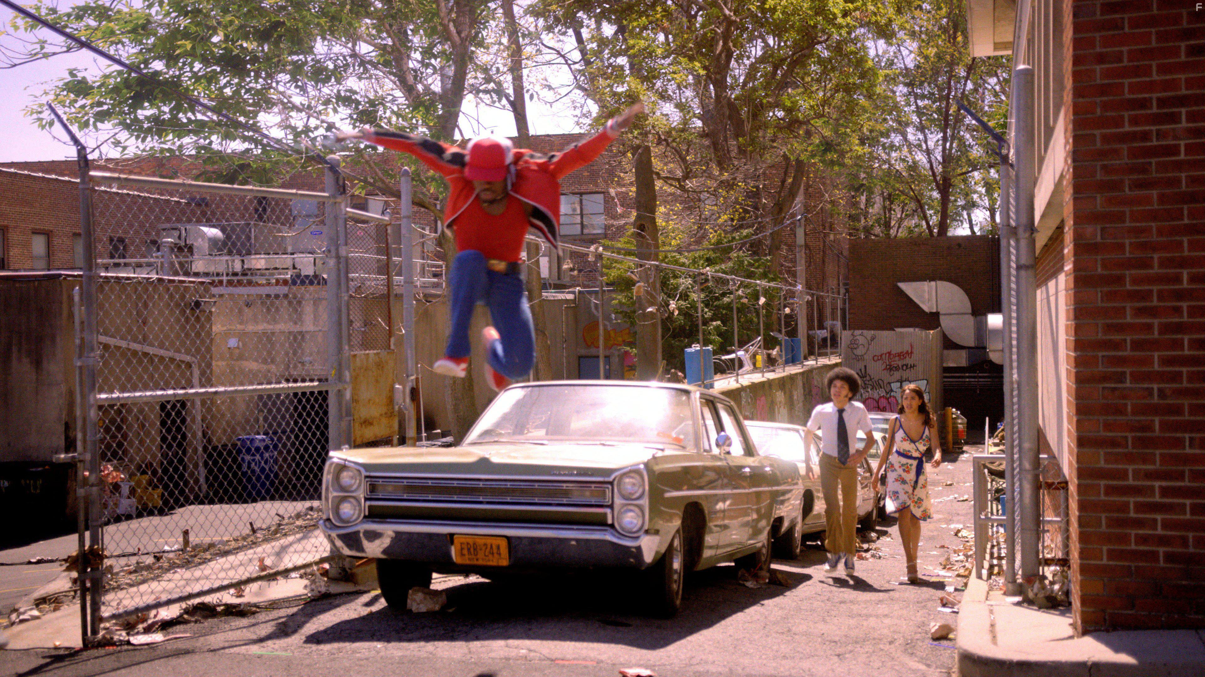 Shameik Moore, Justice Smith, and Herizen F. Guardiola in The Get Down (2016)