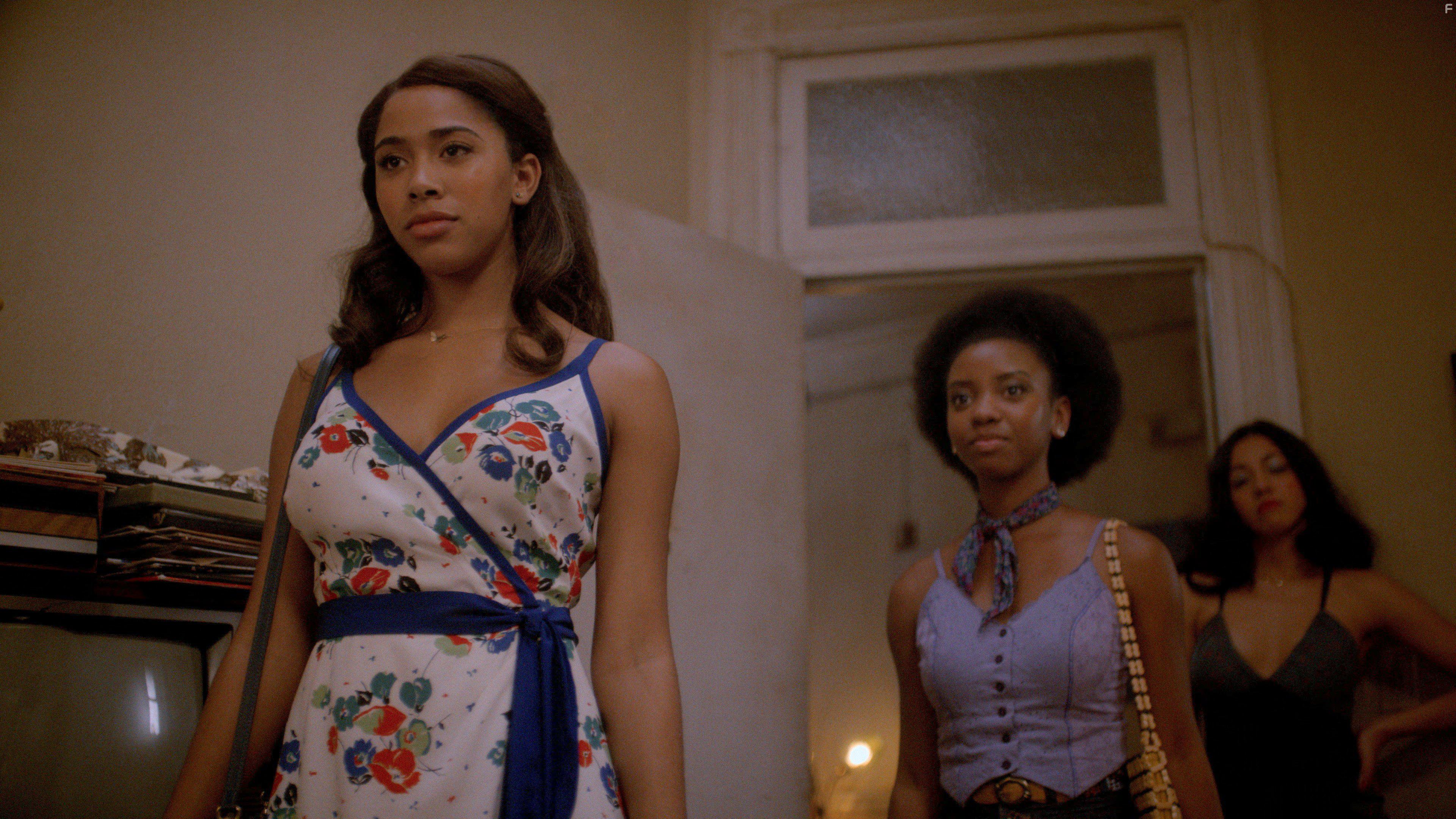 Herizen F. Guardiola, Stefane Martin, and Shyrley Rodriguez in The Get Down (2016)