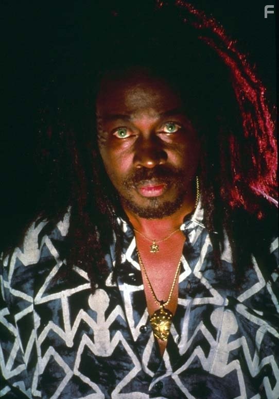 Basil Wallace in Отмеченный смертью (1990)