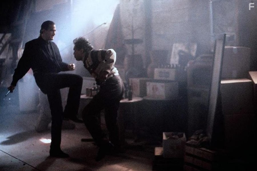 Steven Seagal in Отмеченный смертью (1990)