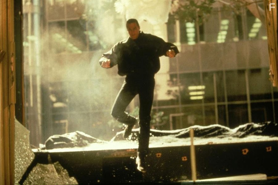 Steven Seagal in Отмеченный смертью (1990)