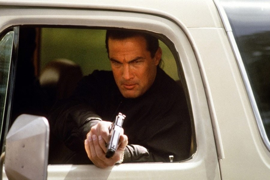 Steven Seagal in Отмеченный смертью (1990)