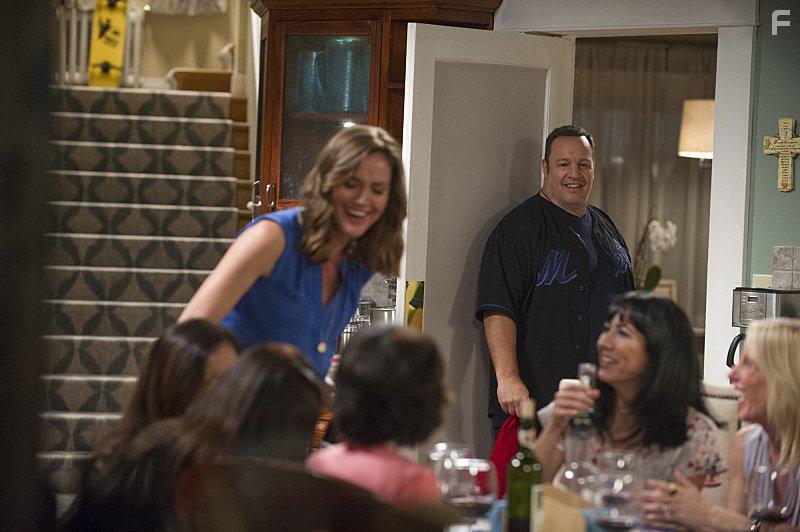 Erinn Hayes and Kevin James in Kevin Can Wait (2016)