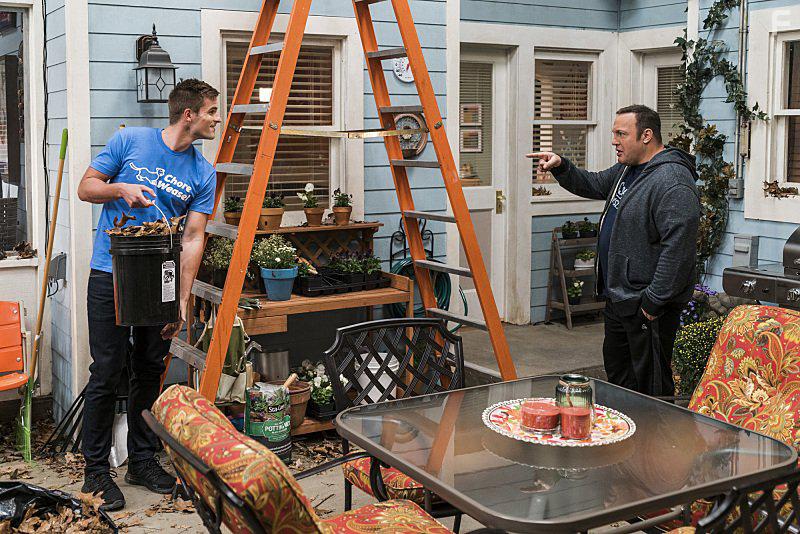 Kevin James and Andrew Ridings in Kevin Can Wait (2016)