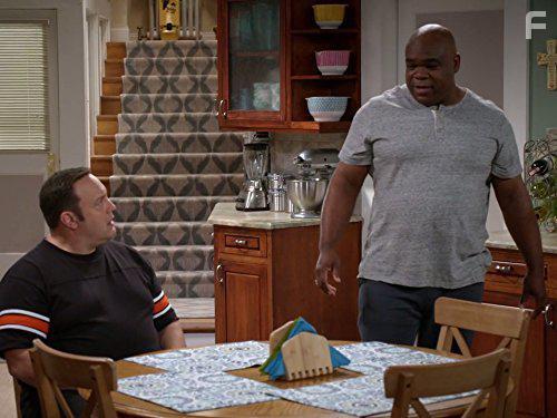 Kevin James and Leonard Earl Howze in Kevin Can Wait (2016)