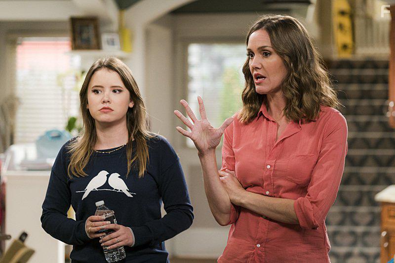 Erinn Hayes and Taylor Spreitler in Kevin Can Wait (2016)