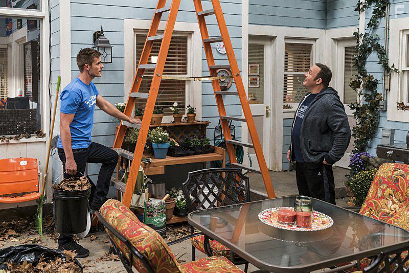 Kevin James and Andrew Ridings in Kevin Can Wait (2016)