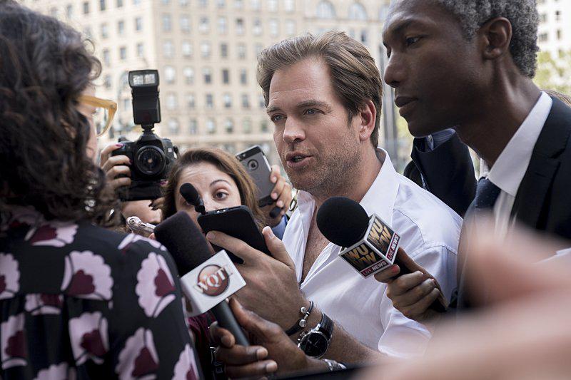 Michael Weatherly and Sarah Steele in Bull (2016)