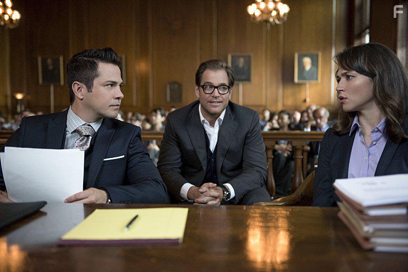 Freddy Rodrguez, Trieste Kelly Dunn, and Michael Weatherly in Bull (2016)
