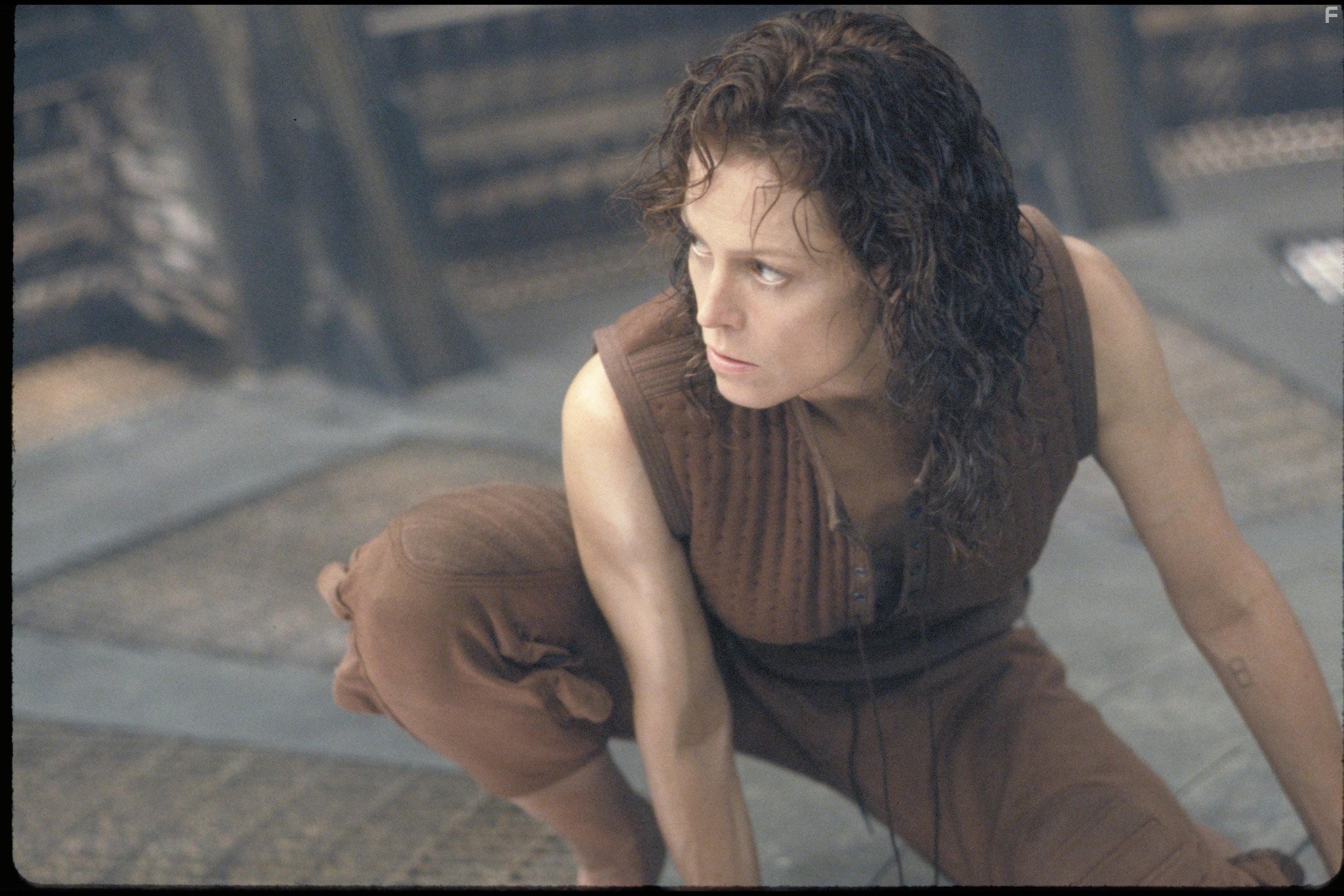 Sigourney Weaver in Чужoй 4: Воскрешение (1997)