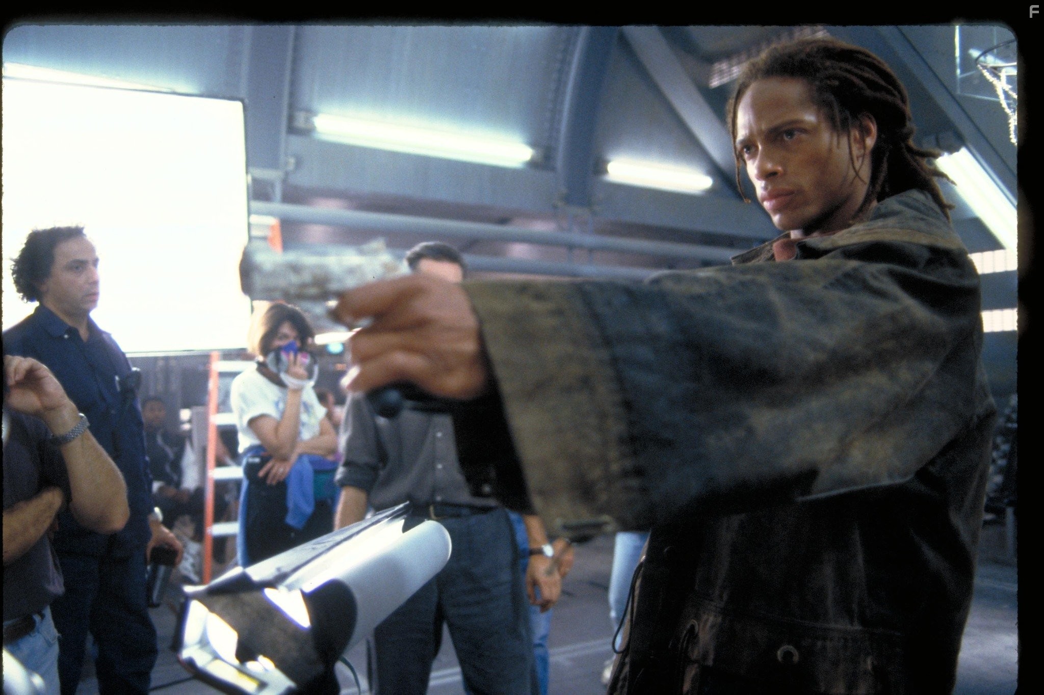 Gary Dourdan in Чужoй 4: Воскрешение (1997)