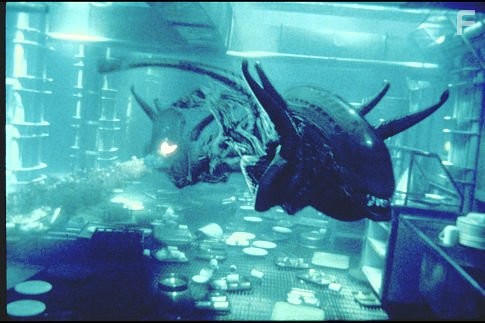 Чужoй 4: Воскрешение (1997)