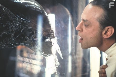 Brad Dourif in Чужoй 4: Воскрешение (1997)