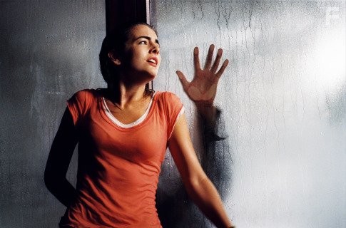 Camilla Belle in Когда звонит незнакомец (2006)