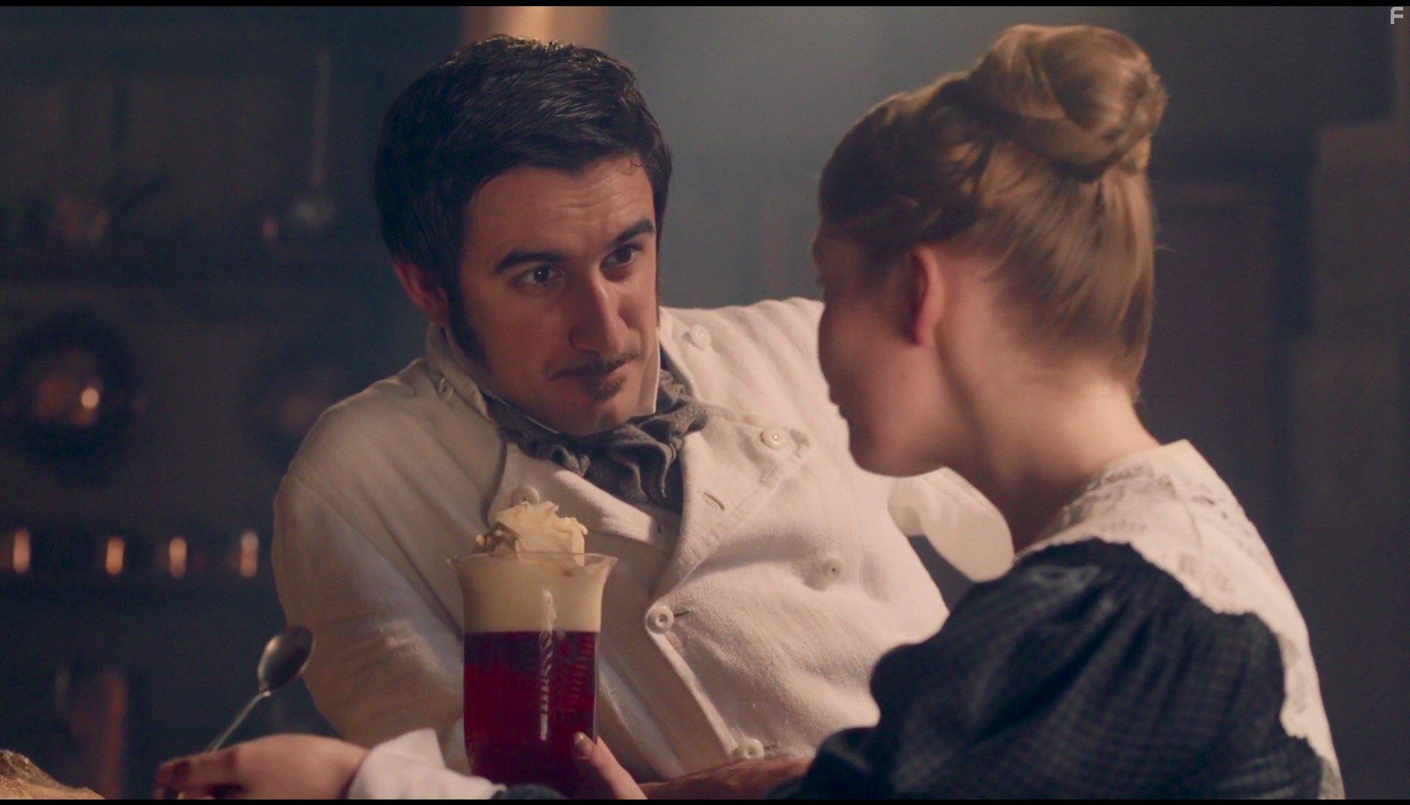 Ferdinand Kingsley and Nell Hudson in Victoria (2016)