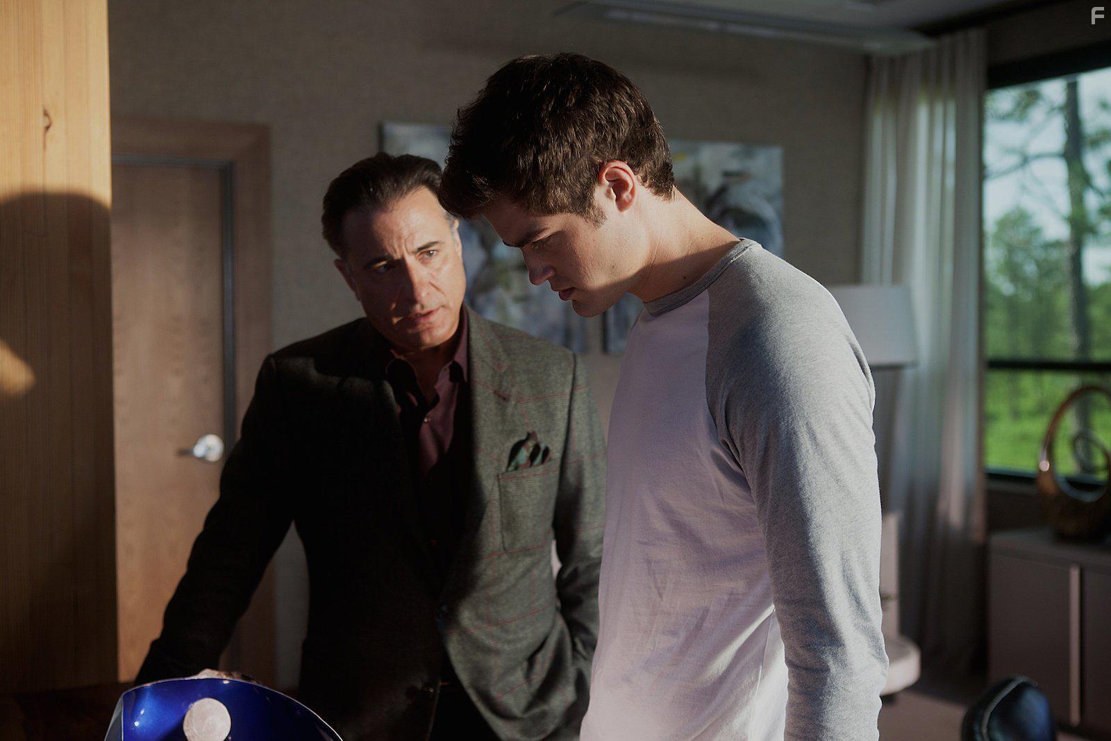 Andy Garcia and Ben Winchell in Max Steel (2016)