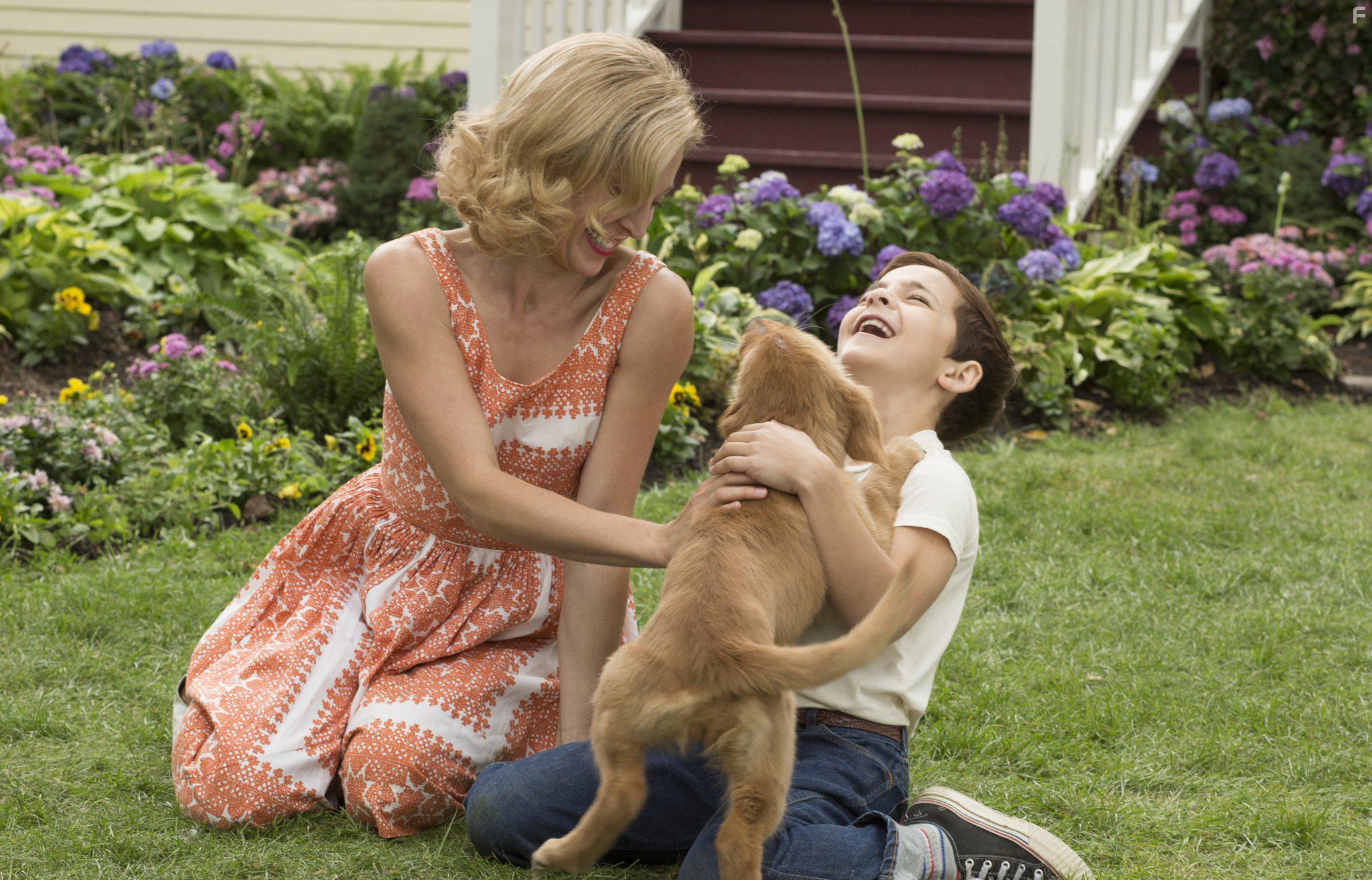Josh Gad, Juliet Rylance, and Bryce Gheisar in A Dog's Purpose (2017)