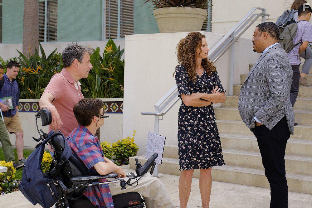 Minnie Driver, John Ross Bowie, Cedric Yarbrough, and Micah Fowler in Speechless (2016)