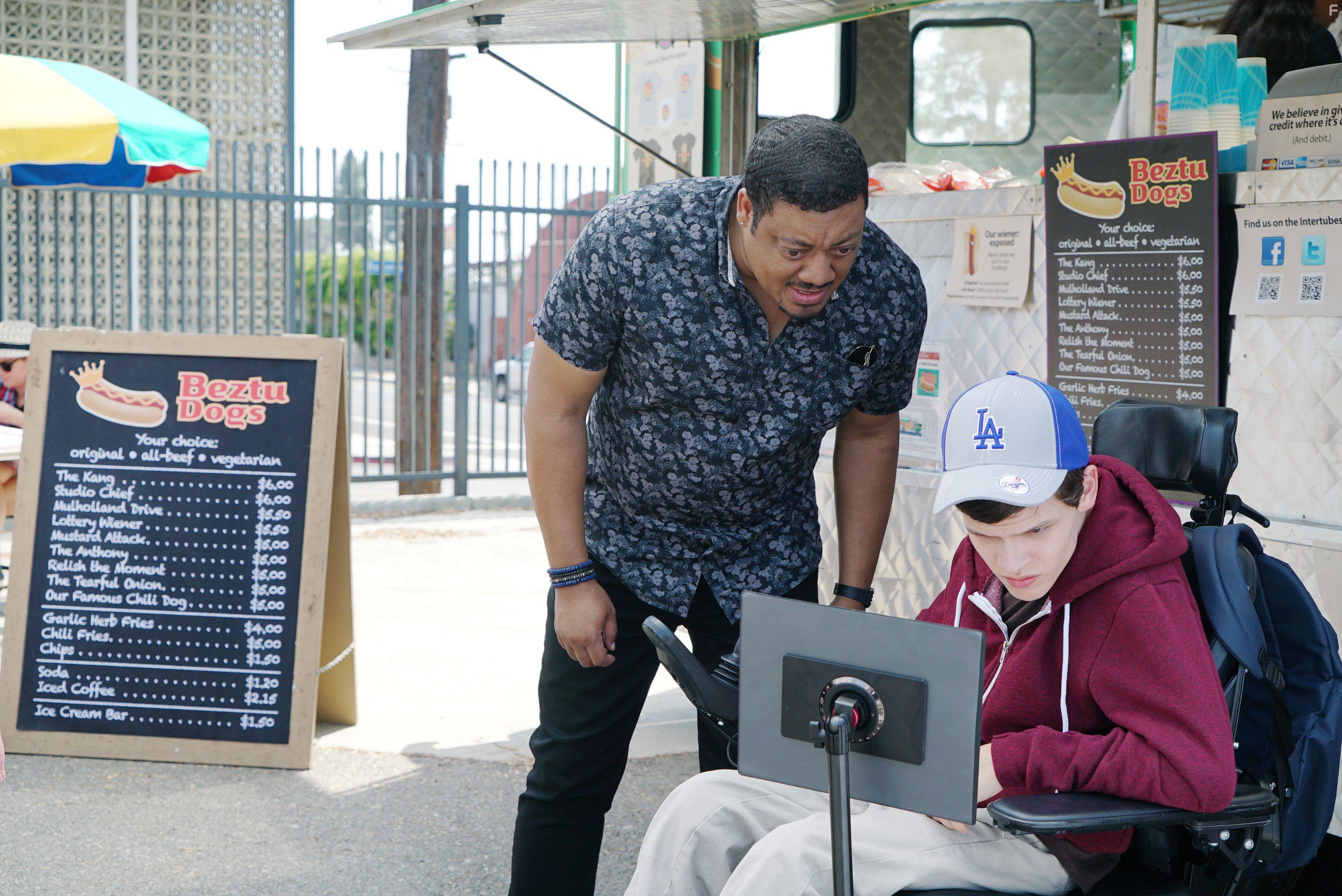 Cedric Yarbrough and Micah Fowler in Speechless (2016)