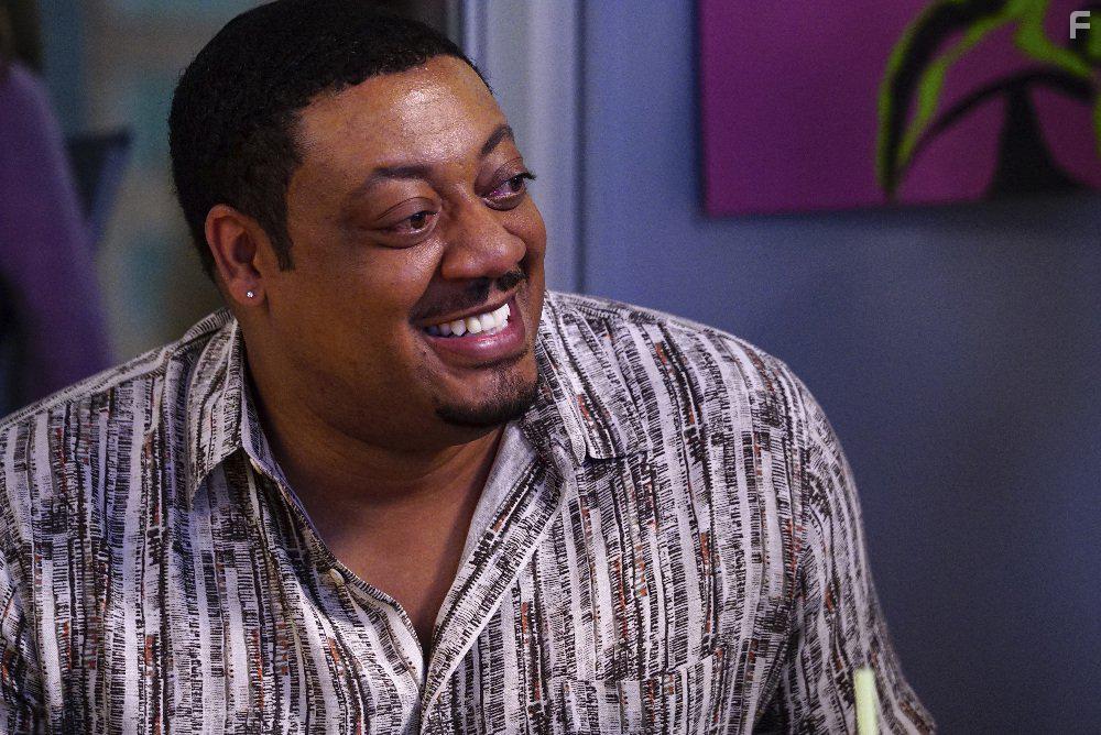 Cedric Yarbrough in Speechless (2016)