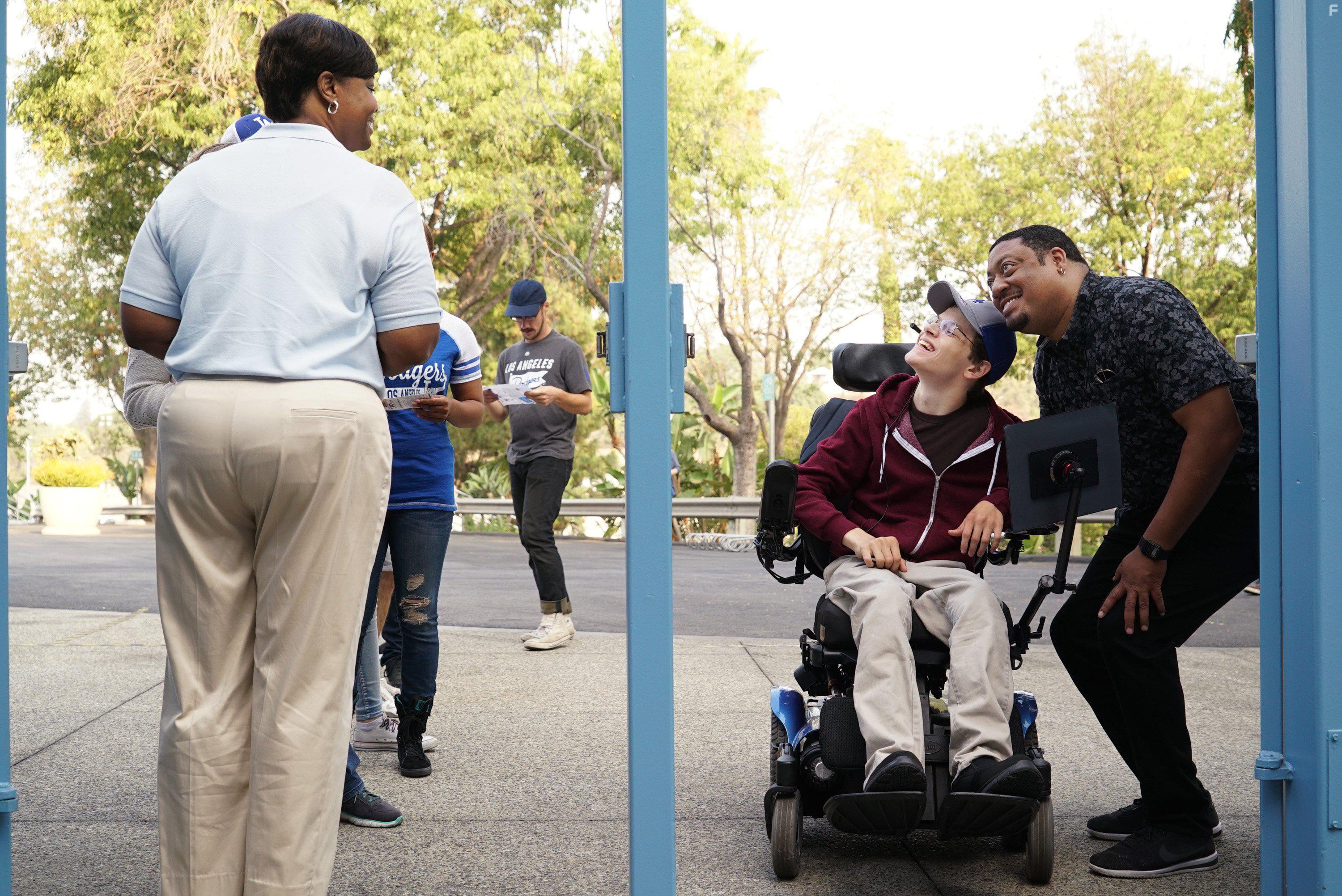 Cedric Yarbrough, Chiquita Fuller, and Micah Fowler in Speechless (2016)