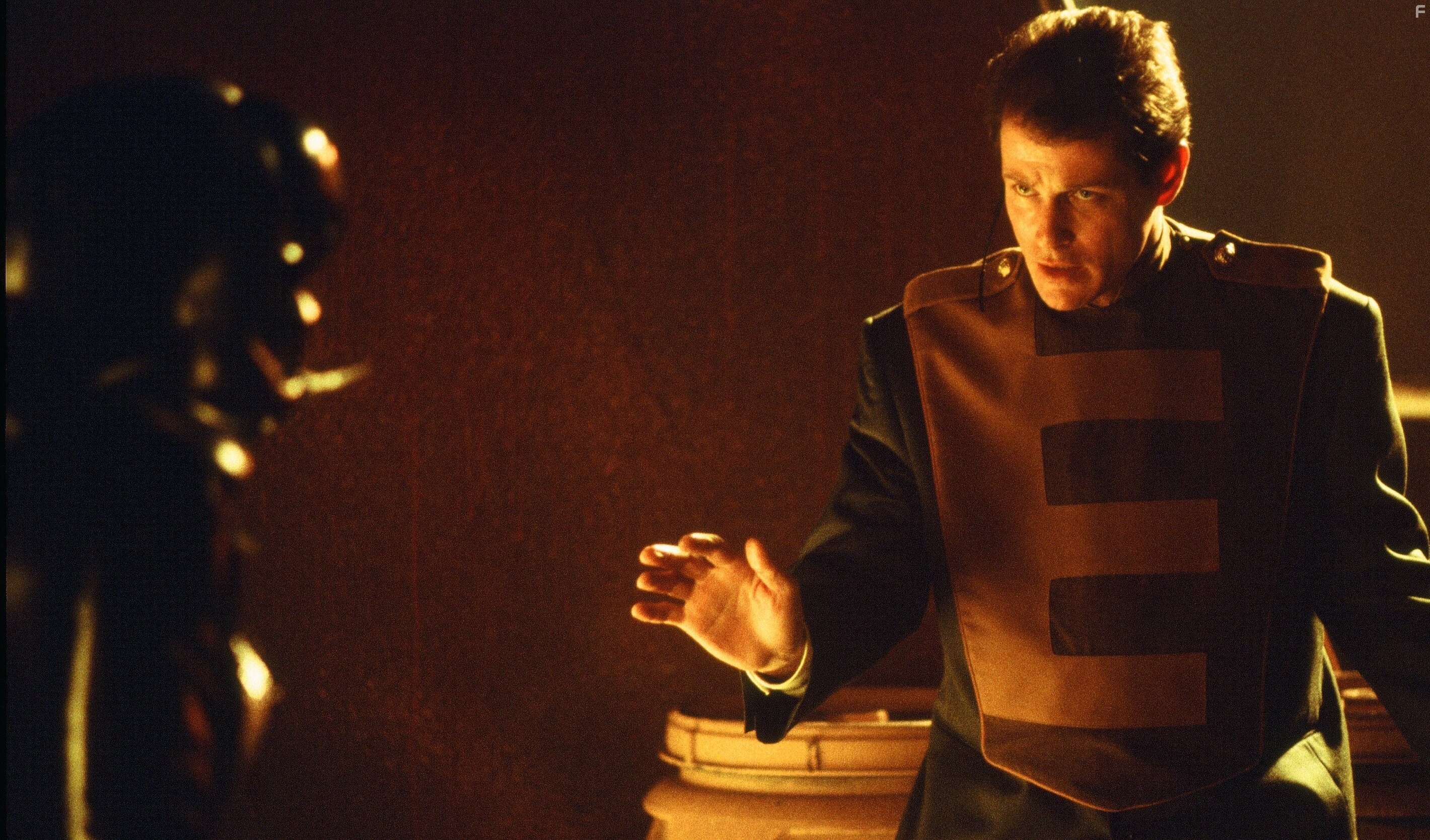 Michael Par? and Daniela Nolano in 2103: The Deadly Wake (1997)