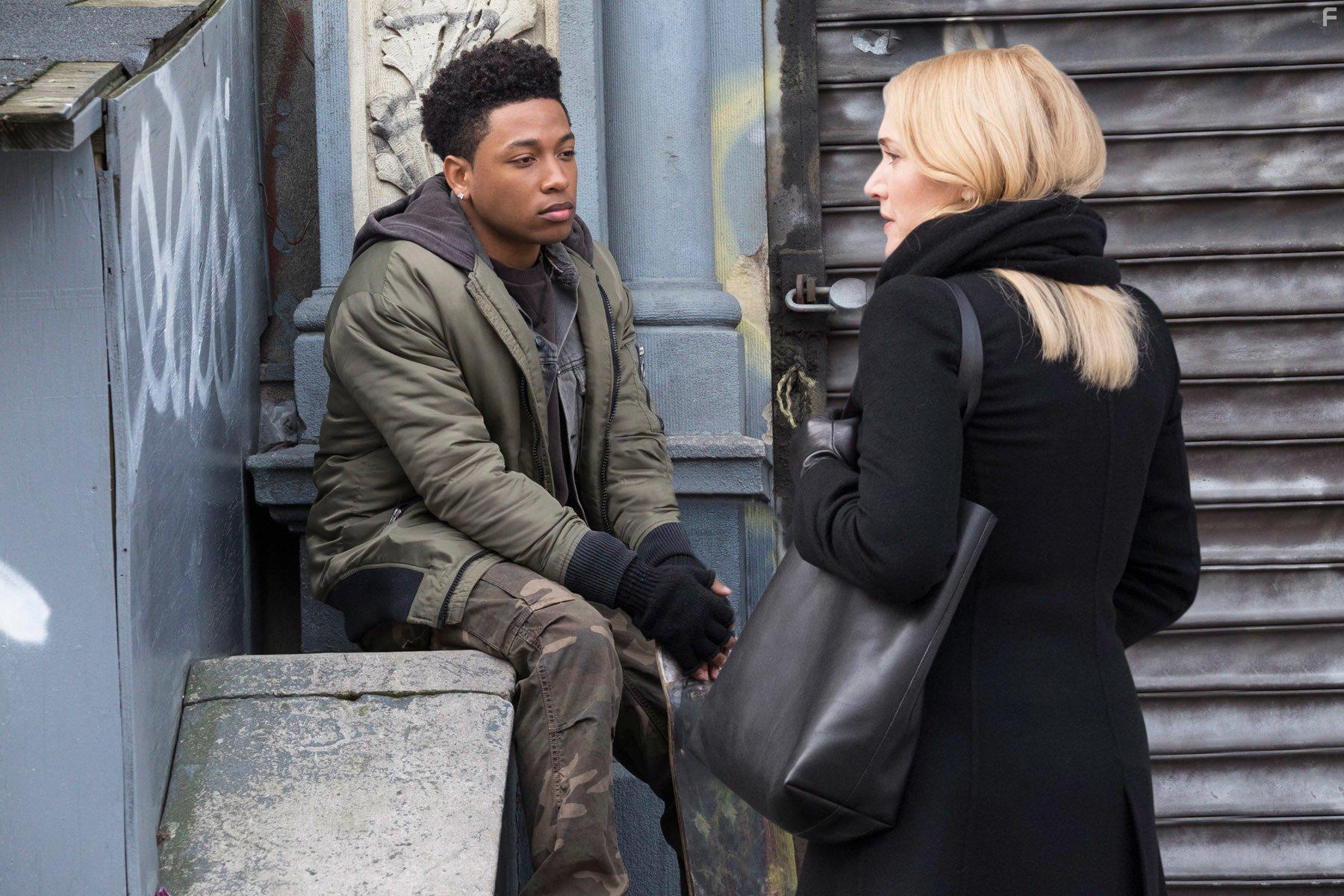 Kate Winslet and Jacob Latimore in Collateral Beauty (2016)